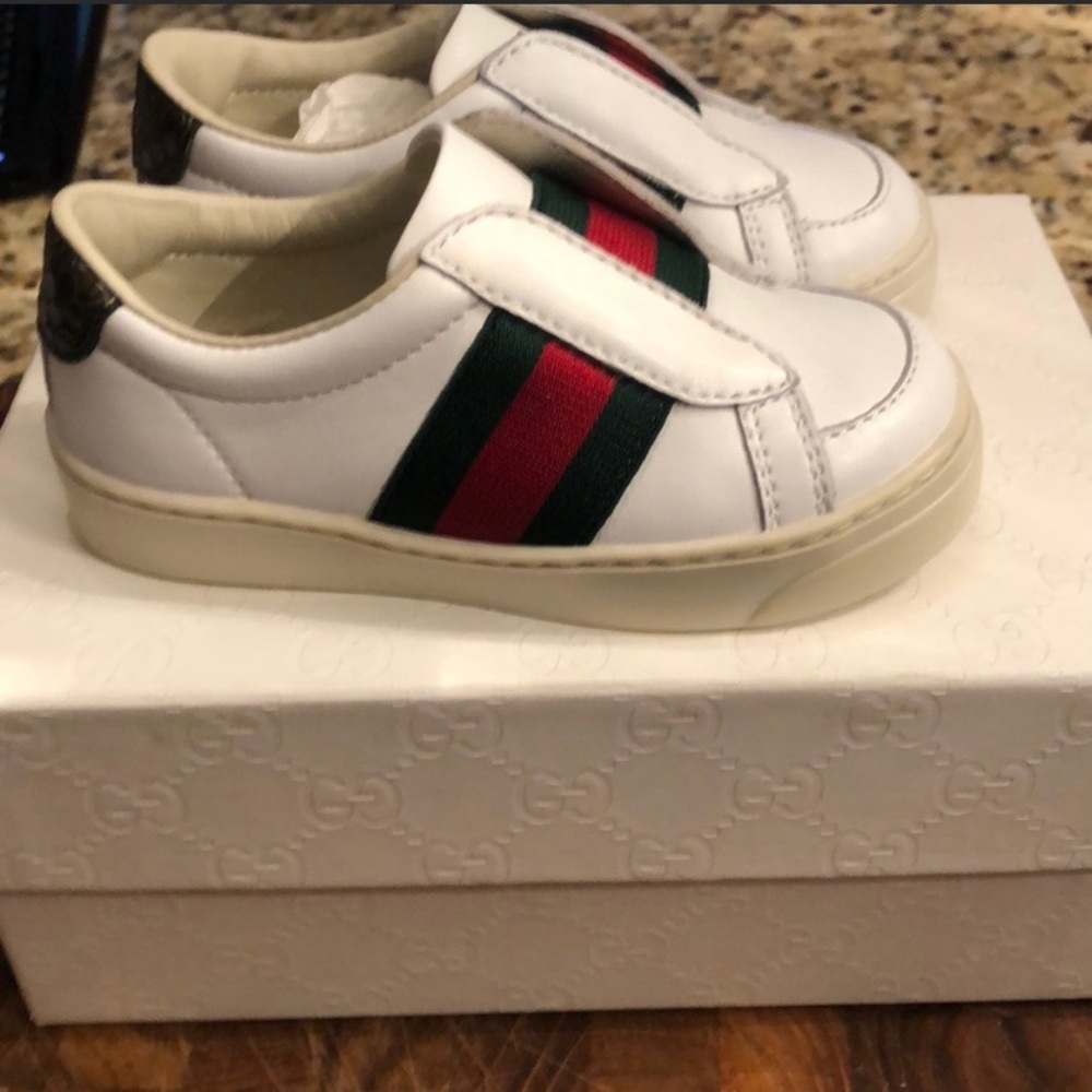 Authentic Gucci sneaker new